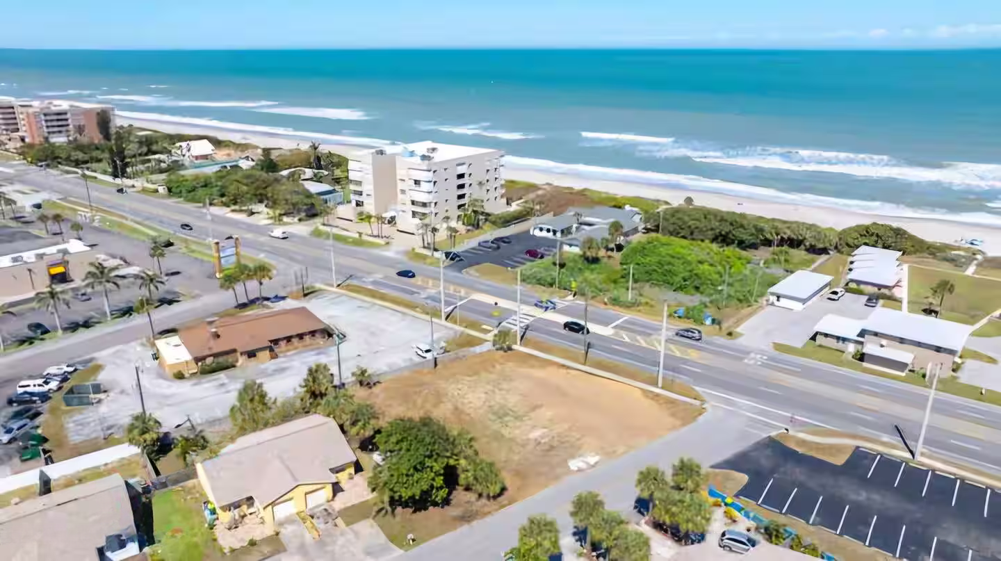 Beachside 2 bedroom half-duplex in Indialantic near the ocean
